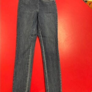 Dkny Blue Skinny Jeans with Sleek Fit size Medium pull on dark wash
